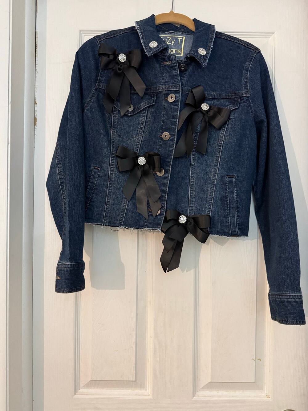 SuZy T Designs Embellished Bow Cropped Denim Jacket Rhinestone Raw Hem size M
